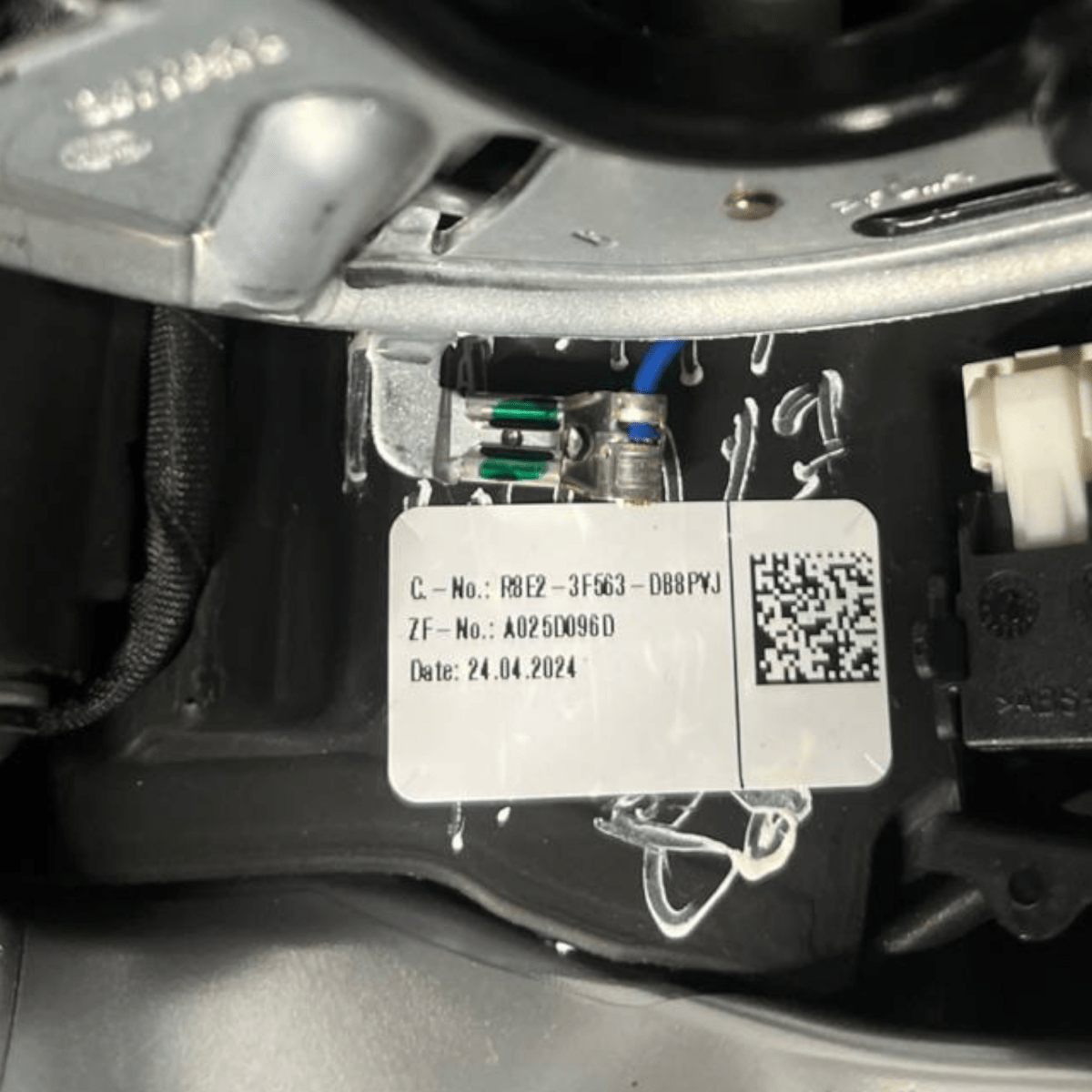 Volante / Sterzo in Pelle Range Rover Vogue L460 (2022 -) cod: R8E2-3F563