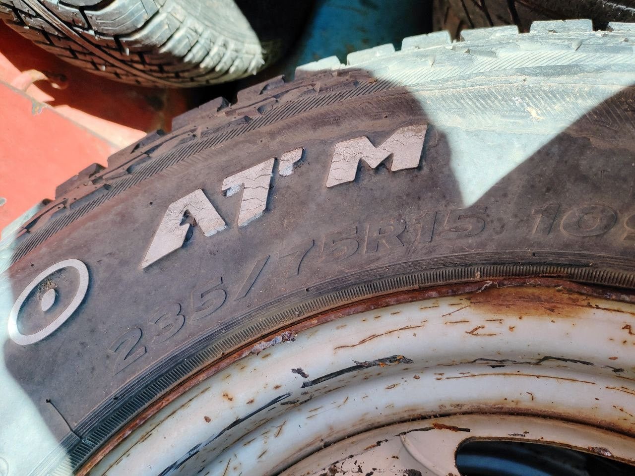 2 cerchi Ford Ranger 2001 + pneumatici 235/ 75 r15 Hankook Dynapro atm