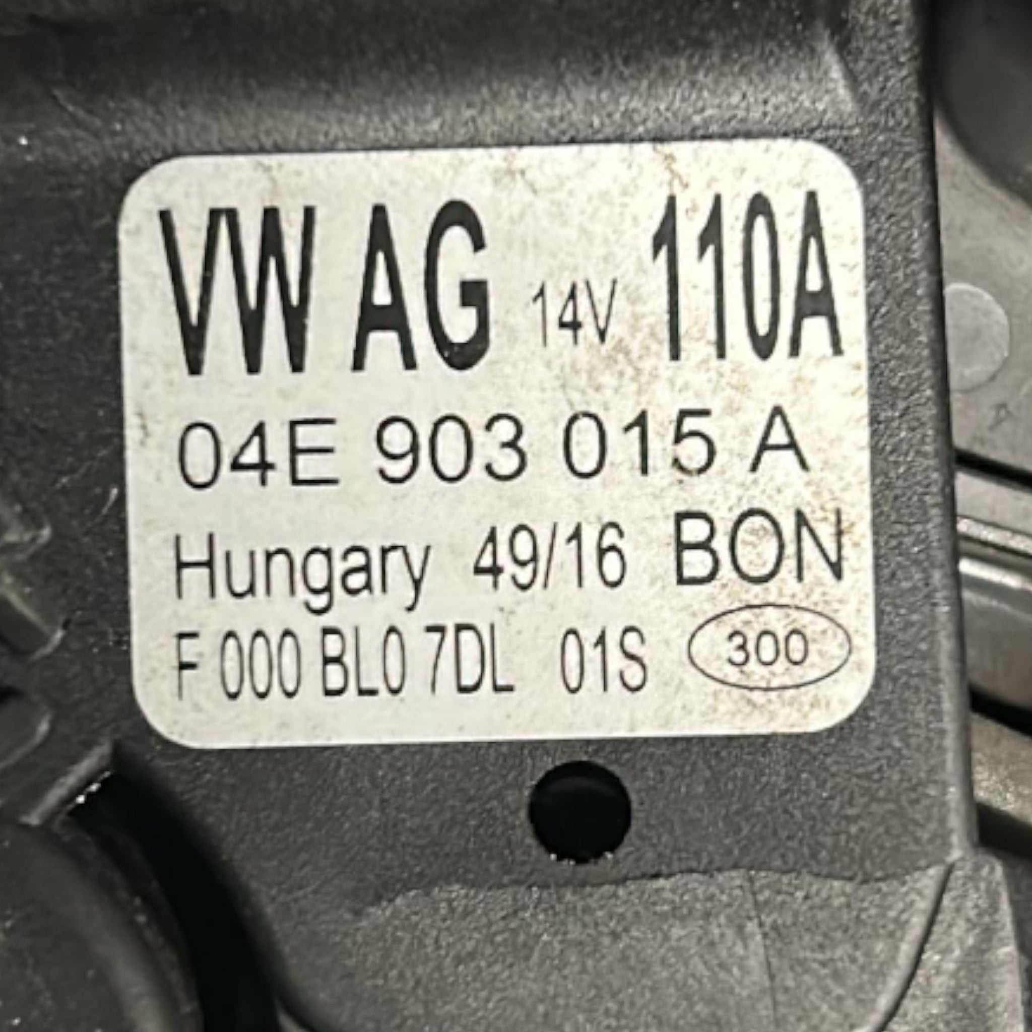 Alternatore Volkswagen T - Cross cod.04E903015A 1.0 Benzina (2019 > )