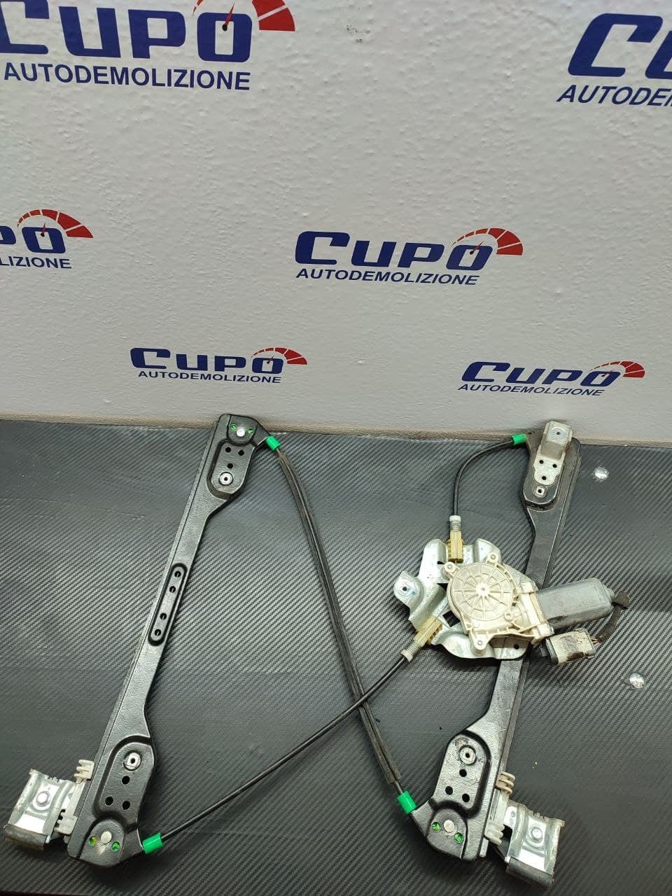 Alzavetro Chrysler 300C Anteriore Destro Cod:05065474AE