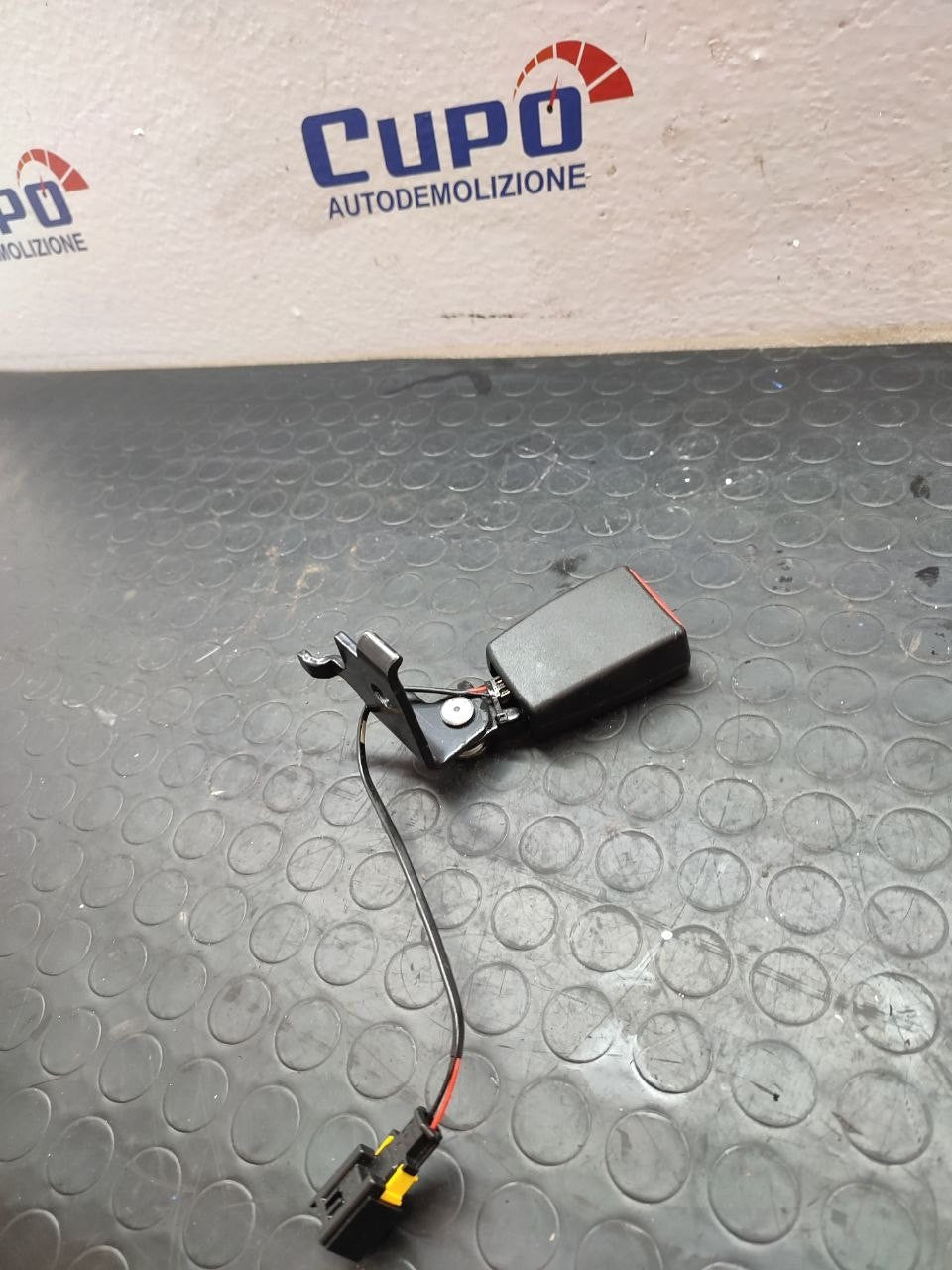 Attacco cintura posteriore destro Alfa Romeo Giulietta cod 34072769
