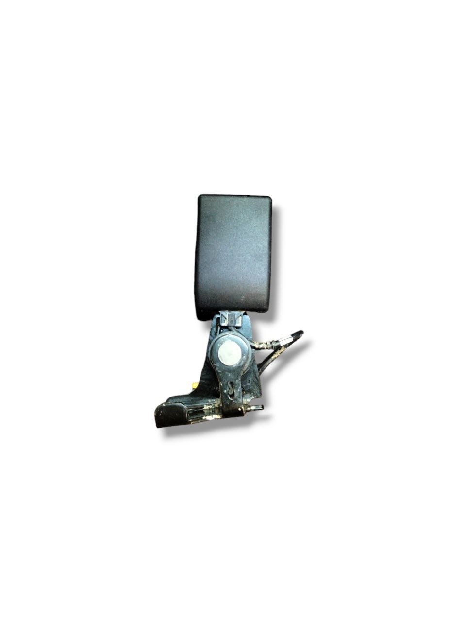 Attacco cintura posteriore sinistra sx Mercedes Classe A W 176 (2012-2018)cod. A1768600369