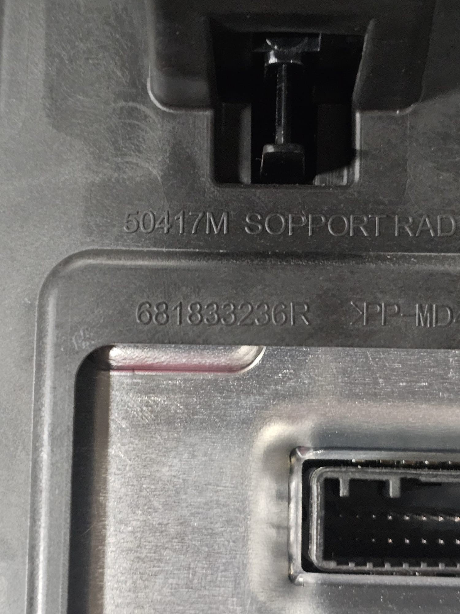 Autoradio / Navigatore + Comandi Clima Renault Megane IV Cod:681833236R (2015->)