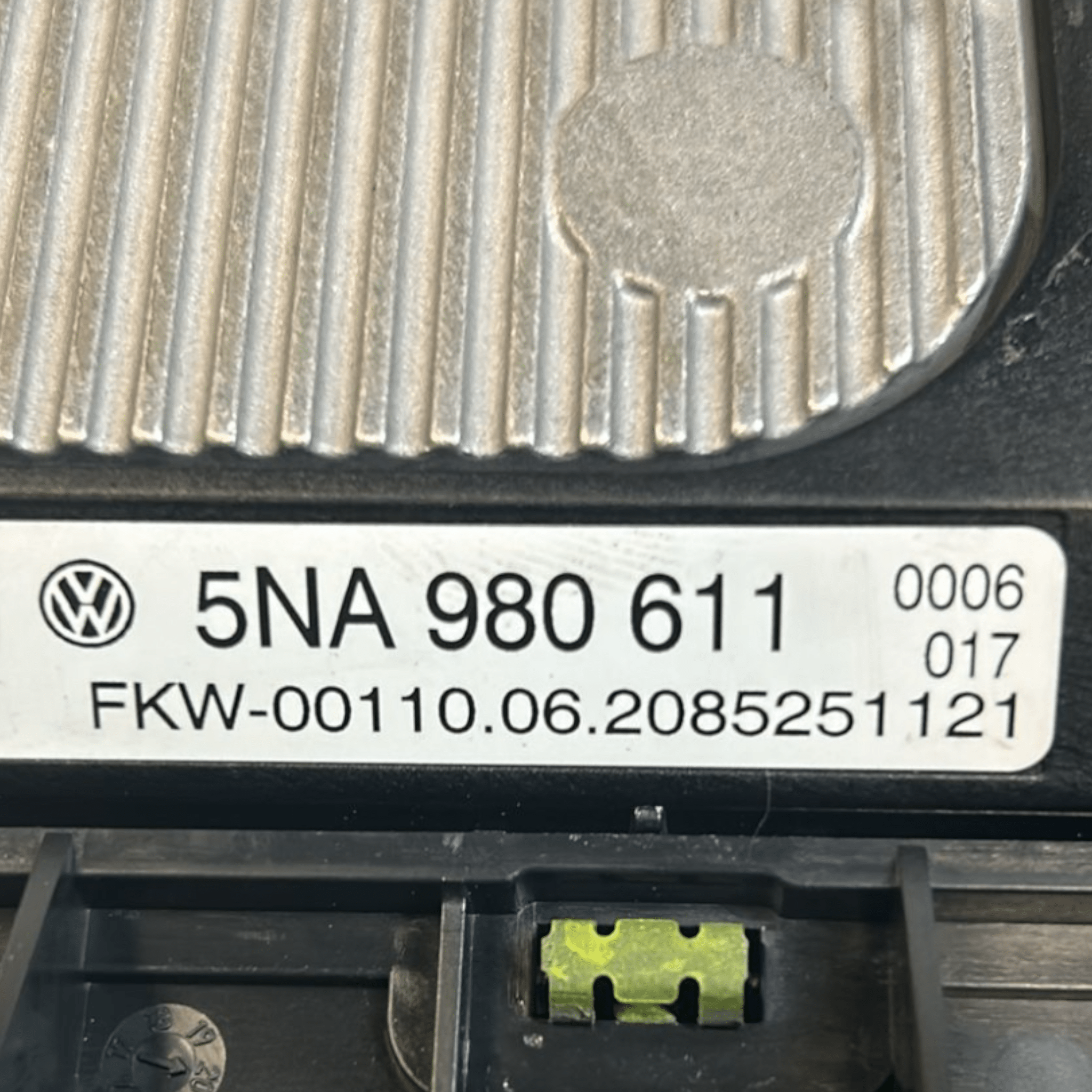 Base Di Ricarica Wireless Volkswagen Polo VI (2017 >) cod:5NA980611