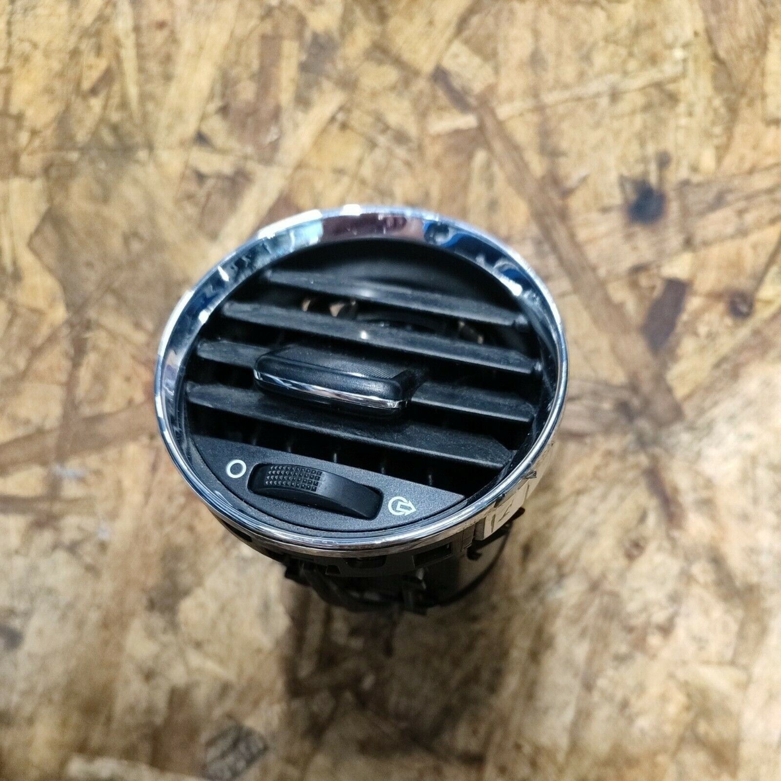 Bocchetta aria anteriore destra  Peugeot 3008 1.6 Hdi (2006-2019) 9655994177