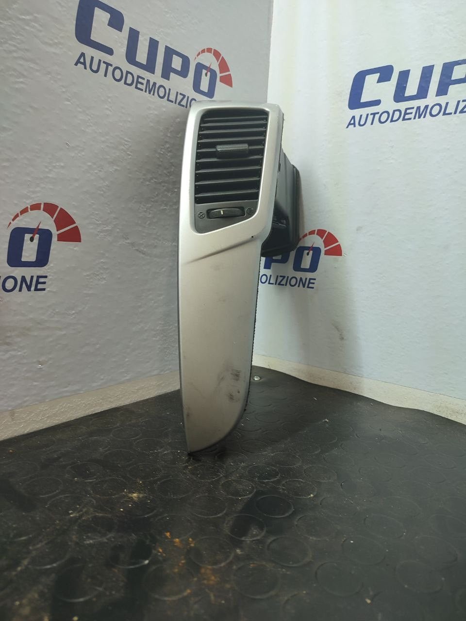 Bocchetta aria centrale KIA VENGA 1.4 cod: 1p0001s