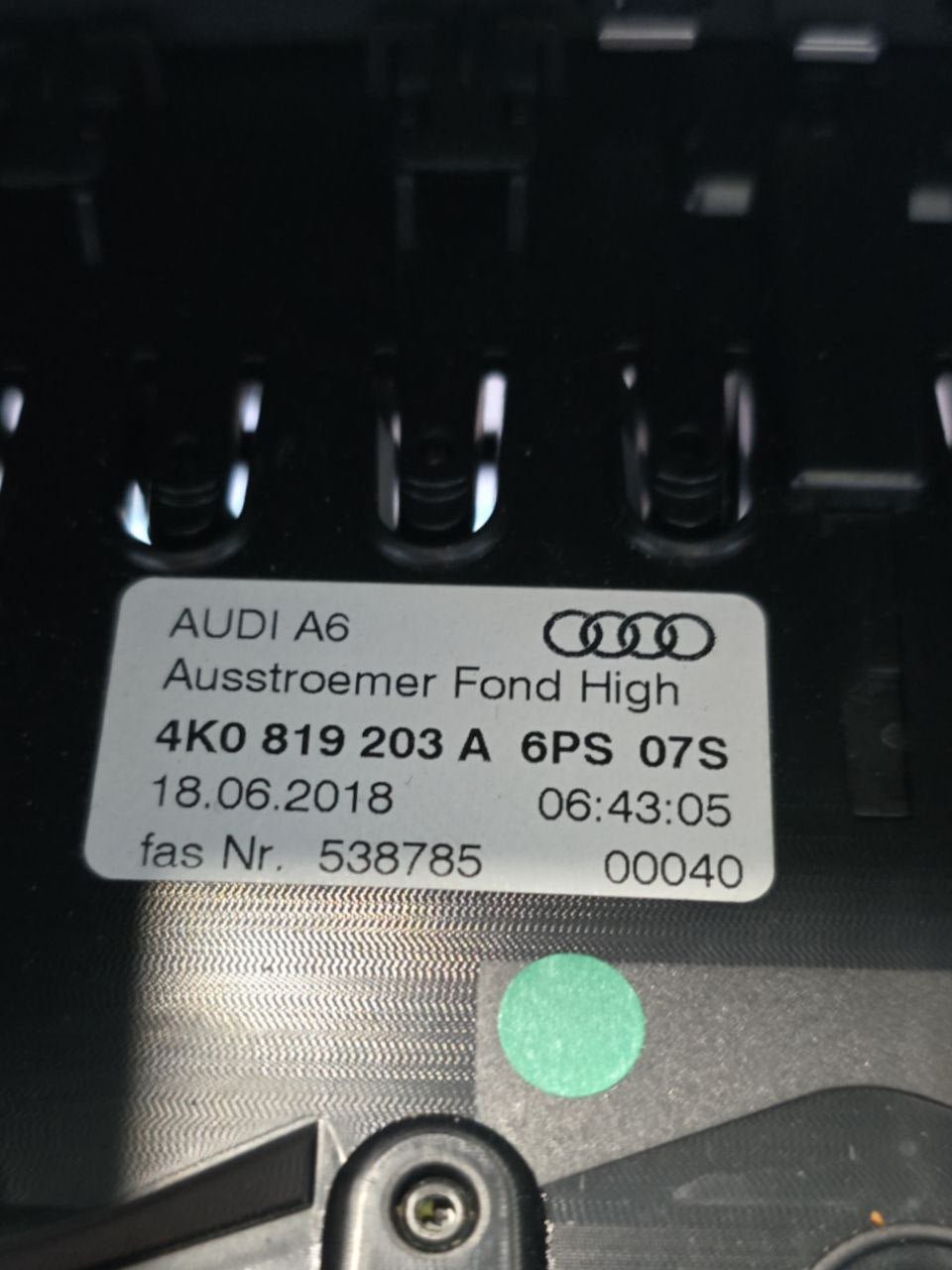 Bocchetta Aria Condizionata Tunnel  Centrale Audi A7 C8 ( 2019 >) Cod : 4K0819203A