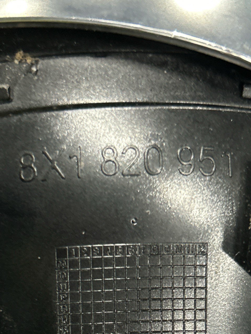 Bocchetta Aria Cruscotto Centrale Sinistra (SX) Audi A1 (8X) (2010 > ) cod . 8X1820951