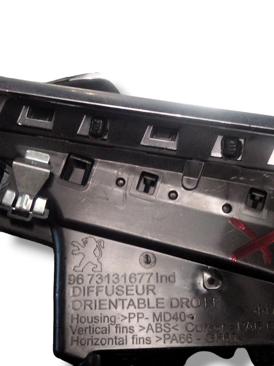 Bocchetta aria cruscotto Lato Destro Peugeot 208 / 2008 (2012-2019) cod.9673131677