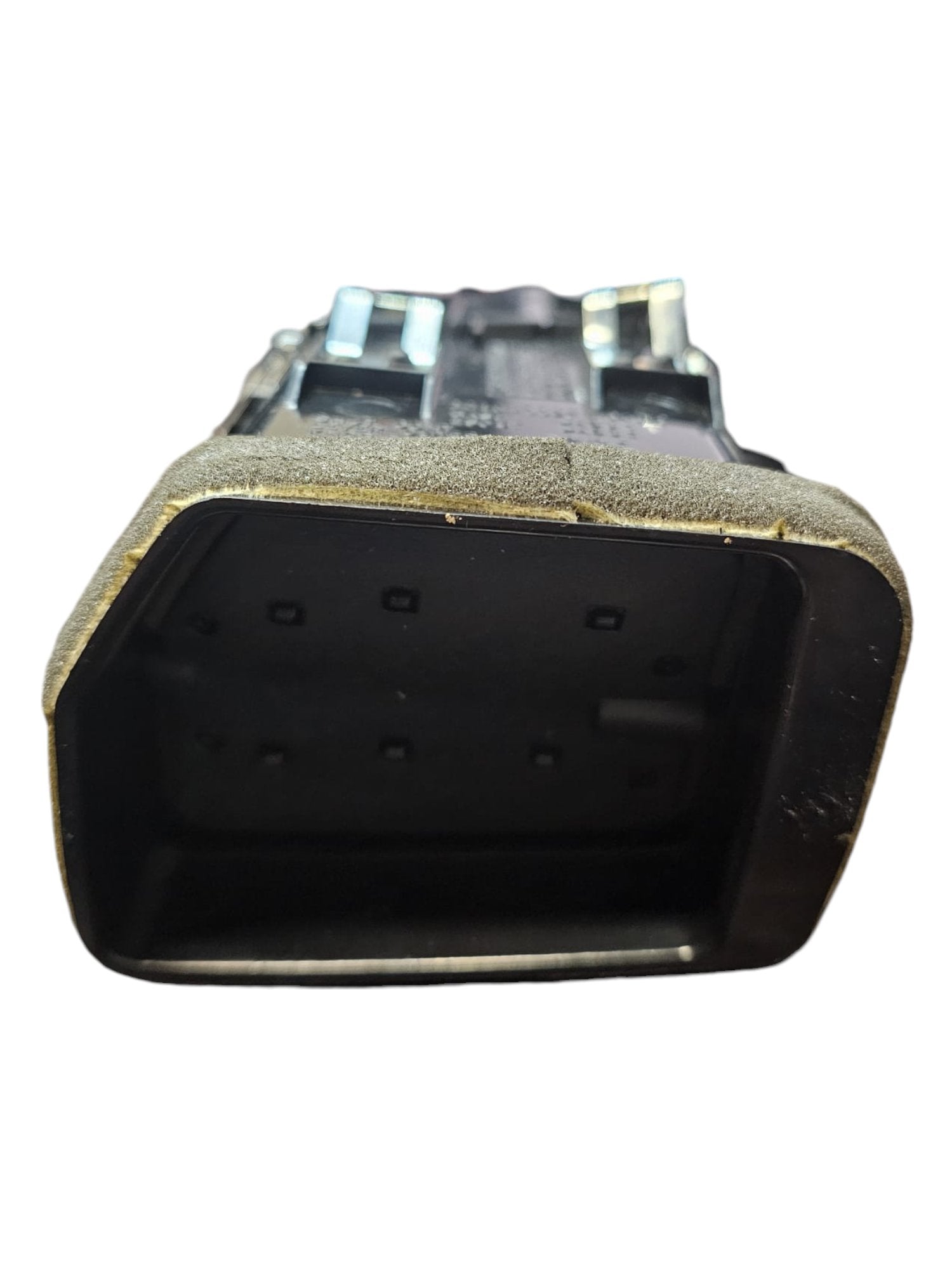 Bocchetta Aria Destra Nissan Qashqai J11 (2014-2021) Cod:687604EH0A