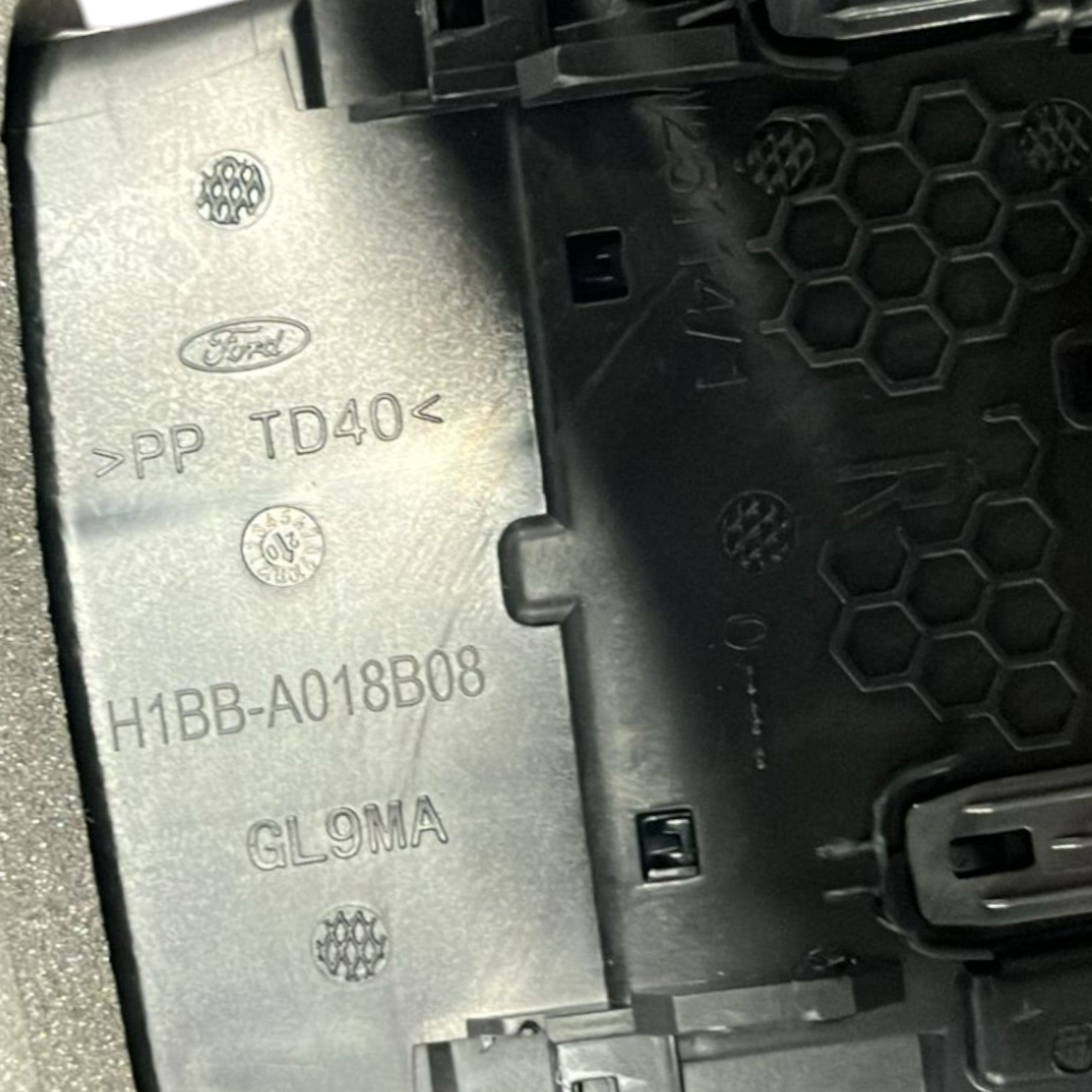 Bocchetta Aria Lato Destro Ford Puma cod:H1BB-A018B08 (2019 >)