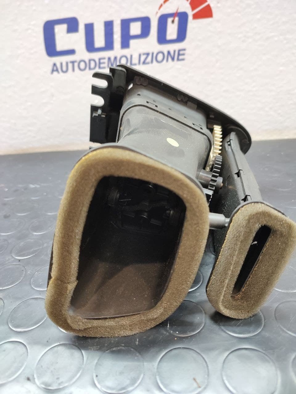 Bocchetta Aria Lato sinistra Jaguar x-type cod: 07356314060