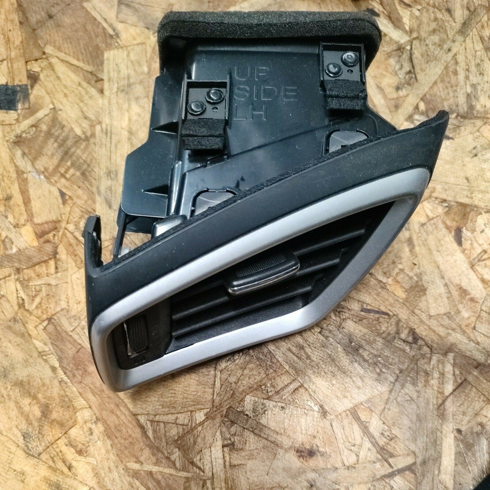 Bocchetta Presa Aria Anteriore Sinistra Nissan X-Trail T32(13-20) E989-5311-100