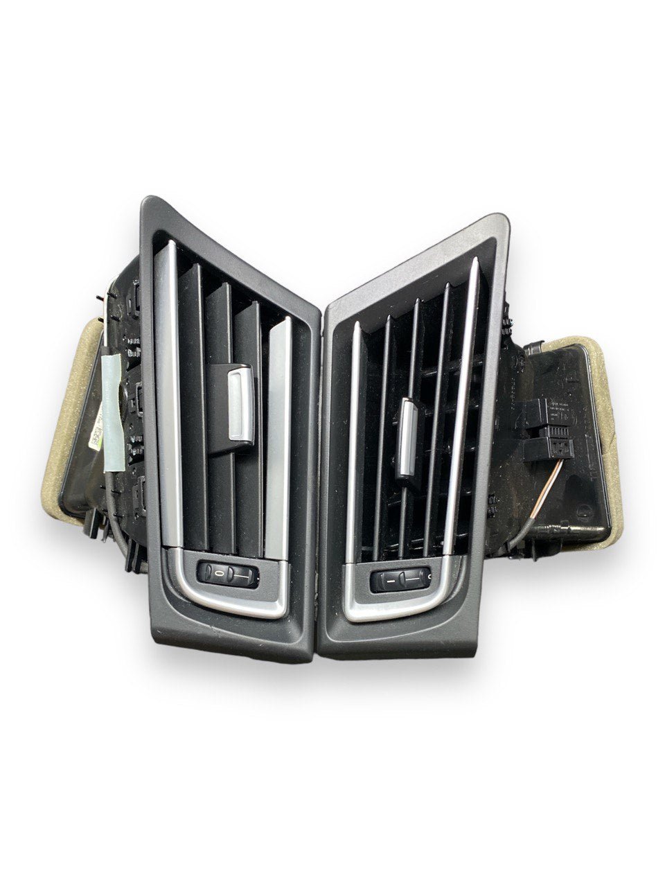 Bocchette aria anteriori BMW Serie 7 ( F02 - 2015 ) cod. 14121810 / 11