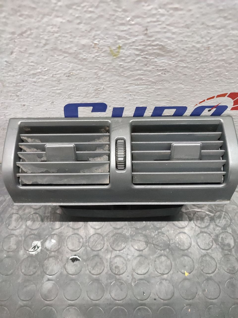 Bocchette Aria Mercedes Classe E (W210) (2003) Cod:2108301554