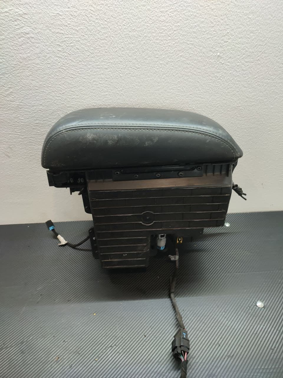 Bracciolo centrale Chrysler 300c anno 2008 in pelle