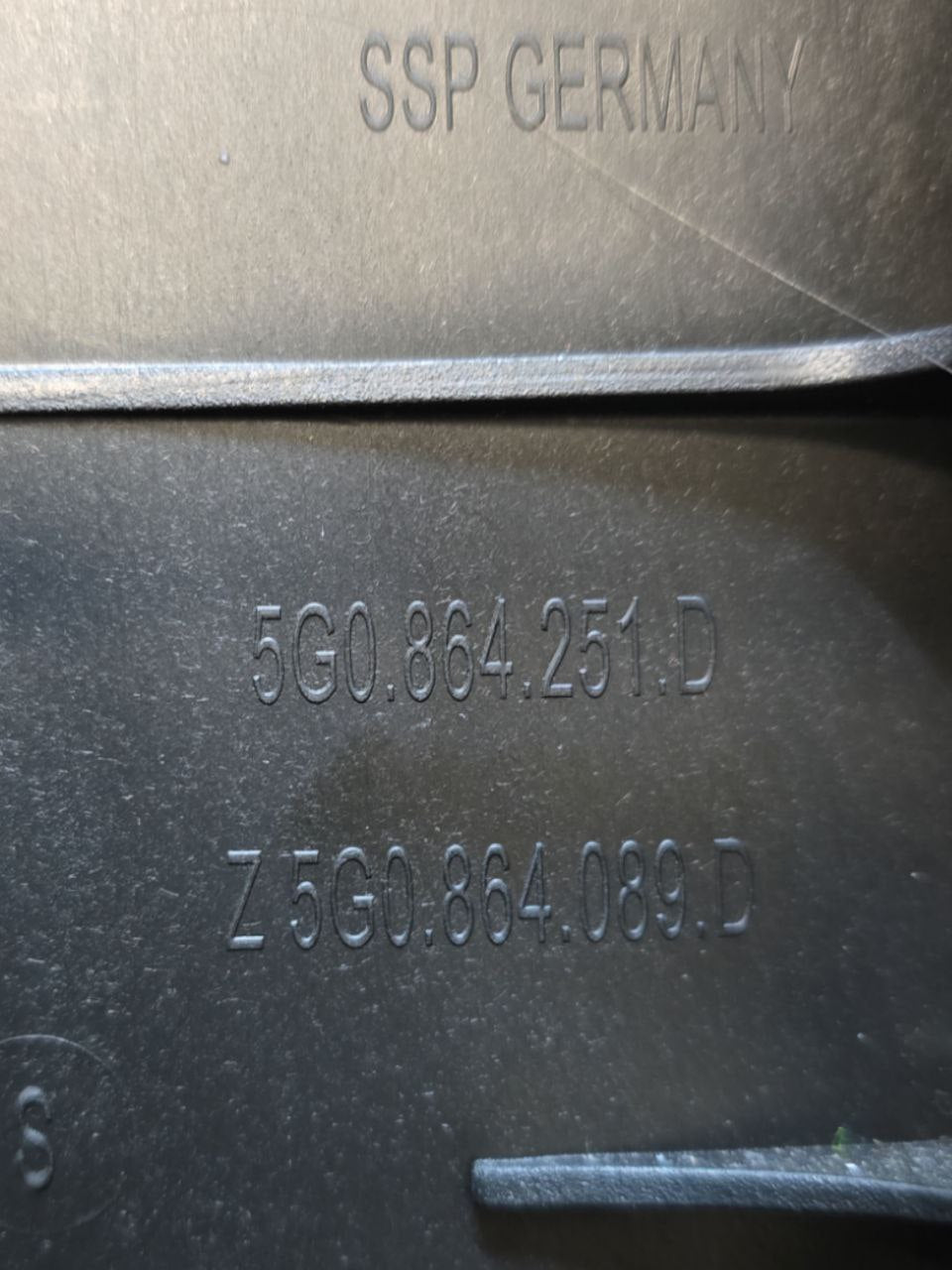 Bracciolo Tunnel Centrale Volkswagen Golf VII ( 2012-2016 ) Cod : 5G0864251D
