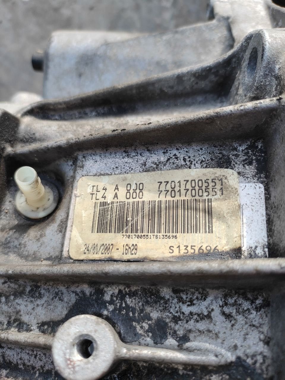 Cambio manuale 6m Renault Scenic III 1.5 dci cod 7701700552 / tl4a001