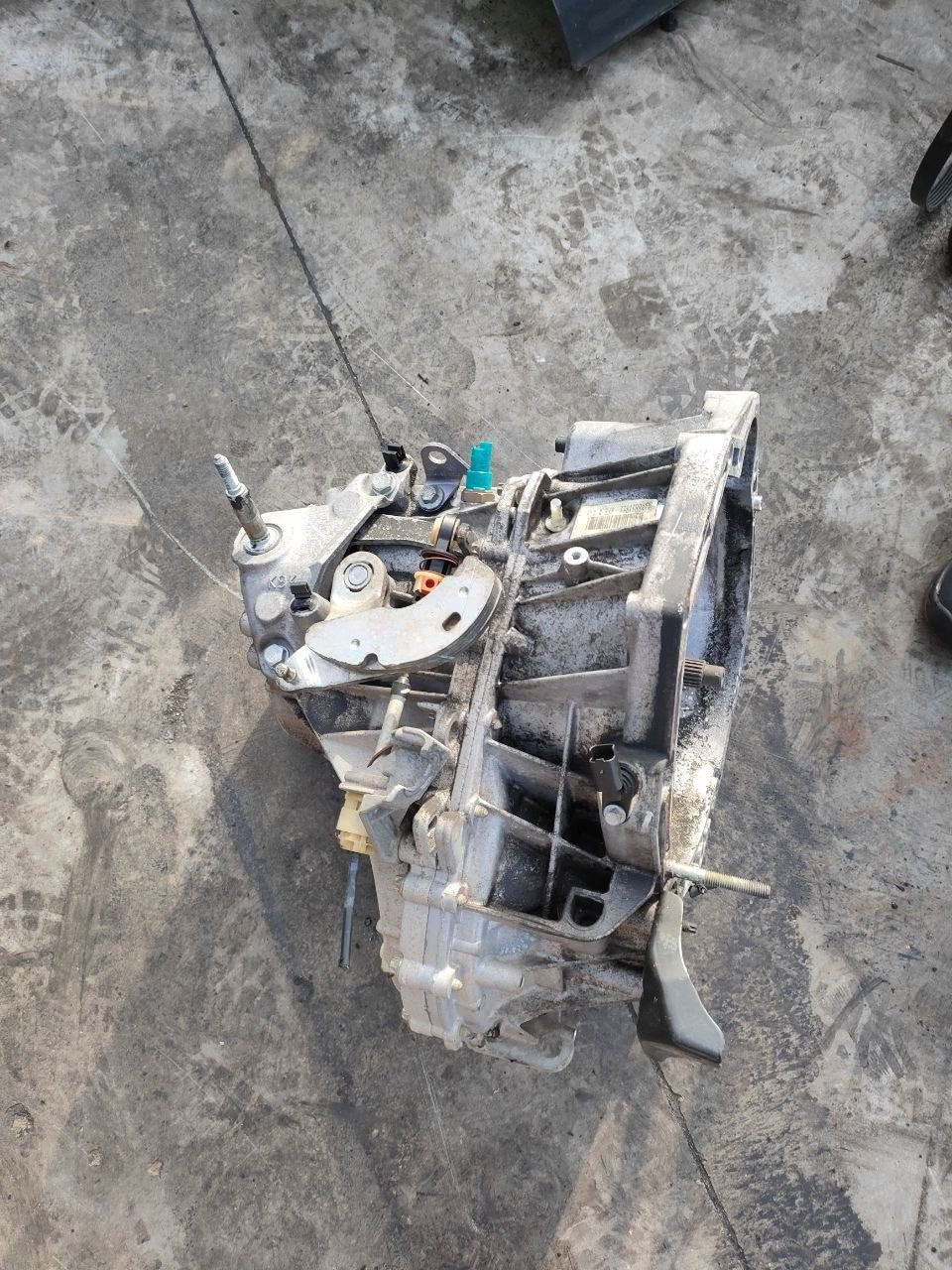 Cambio manuale 6m Renault Scenic III 1.5 dci cod 7701700552 / tl4a001