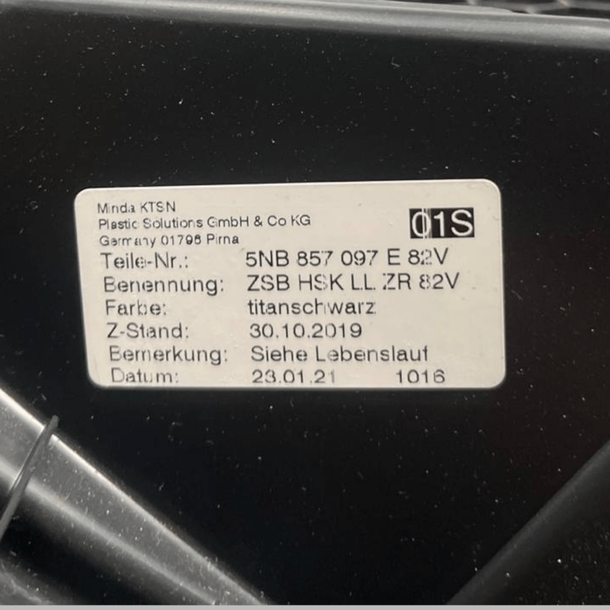 Cassetto / Vano Portaoggetti Volkswagen Tiguan AD (2016 al 2023) cod: 5NB857097E