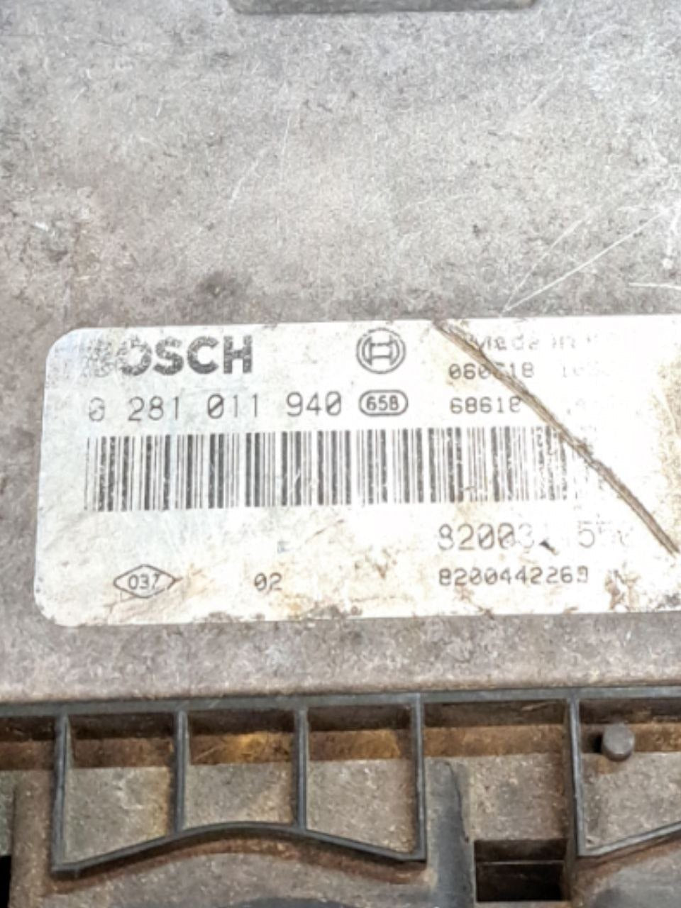Centralina ecu motore Renault master 2.5 DCI (2006) COD:0281011940