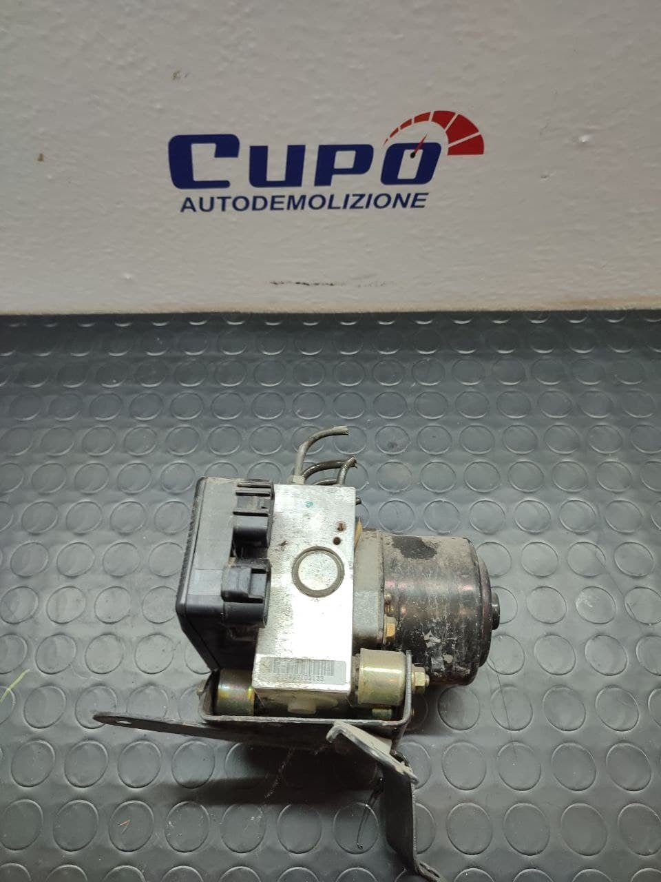 Centralina pompa abs Toyota Hilux 2.5 d4d cod 20052016