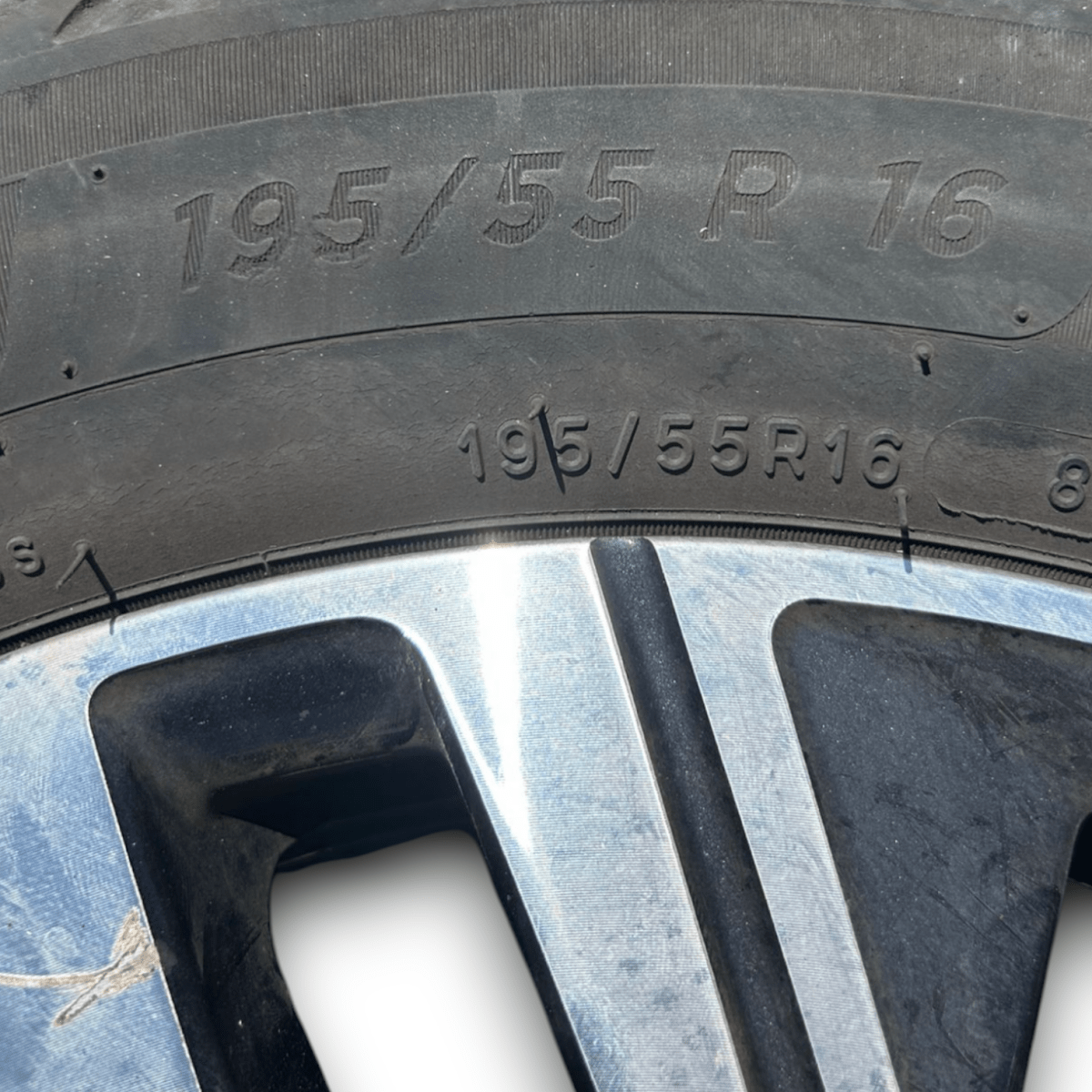 Cerchio in lega peugeot 208 cod:9829566277 (195/55 r16) (2019 >)