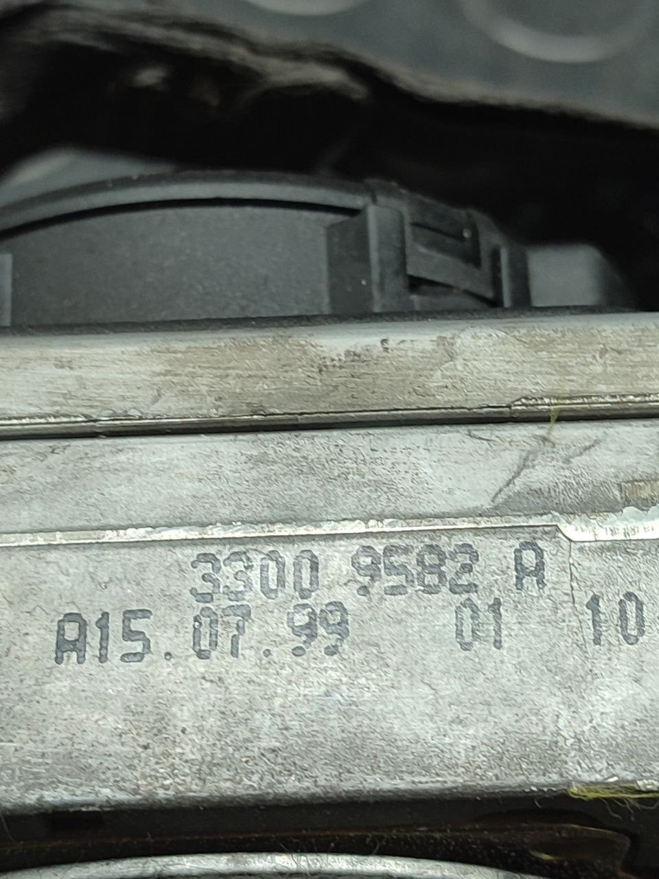 Cintura Di Sicurezza Anteriore Destra Volkswagen Golf 4 (2001) Cod:33009582A