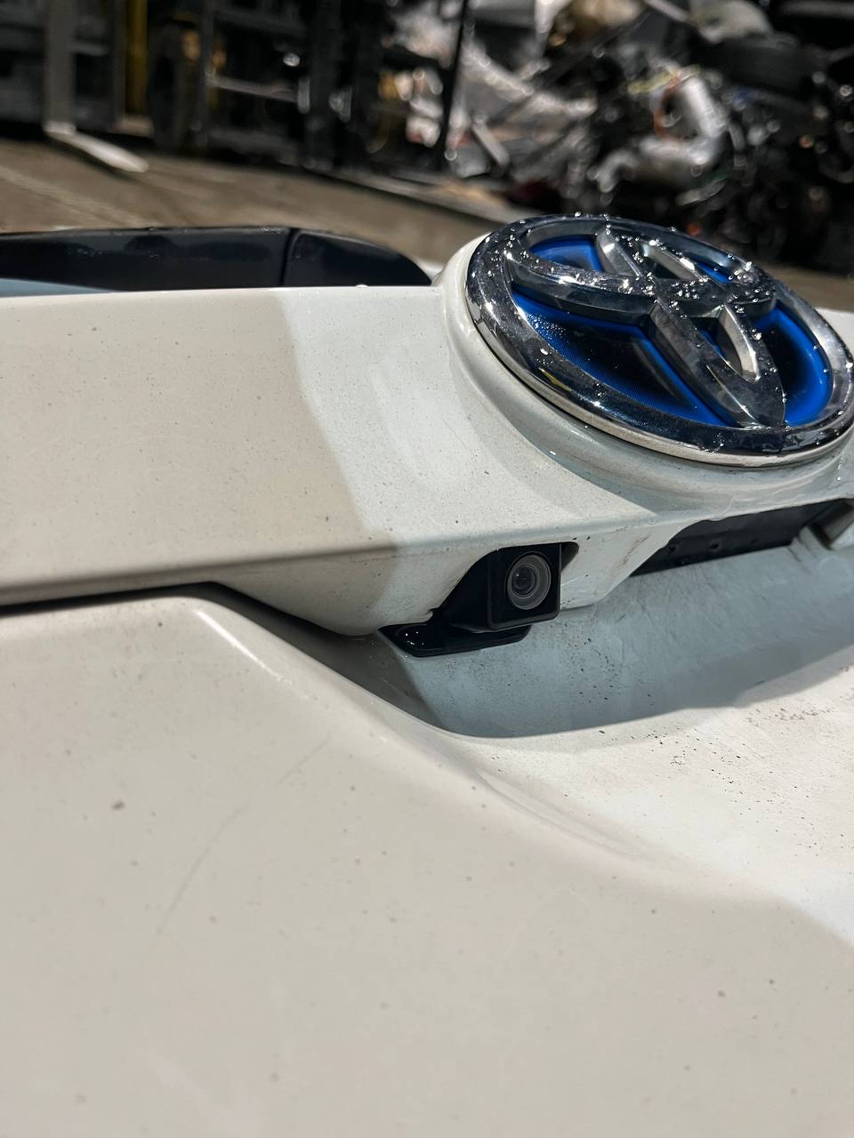 Cofano posteriore Bianco con Retrocamera Toyota Auris (2018)