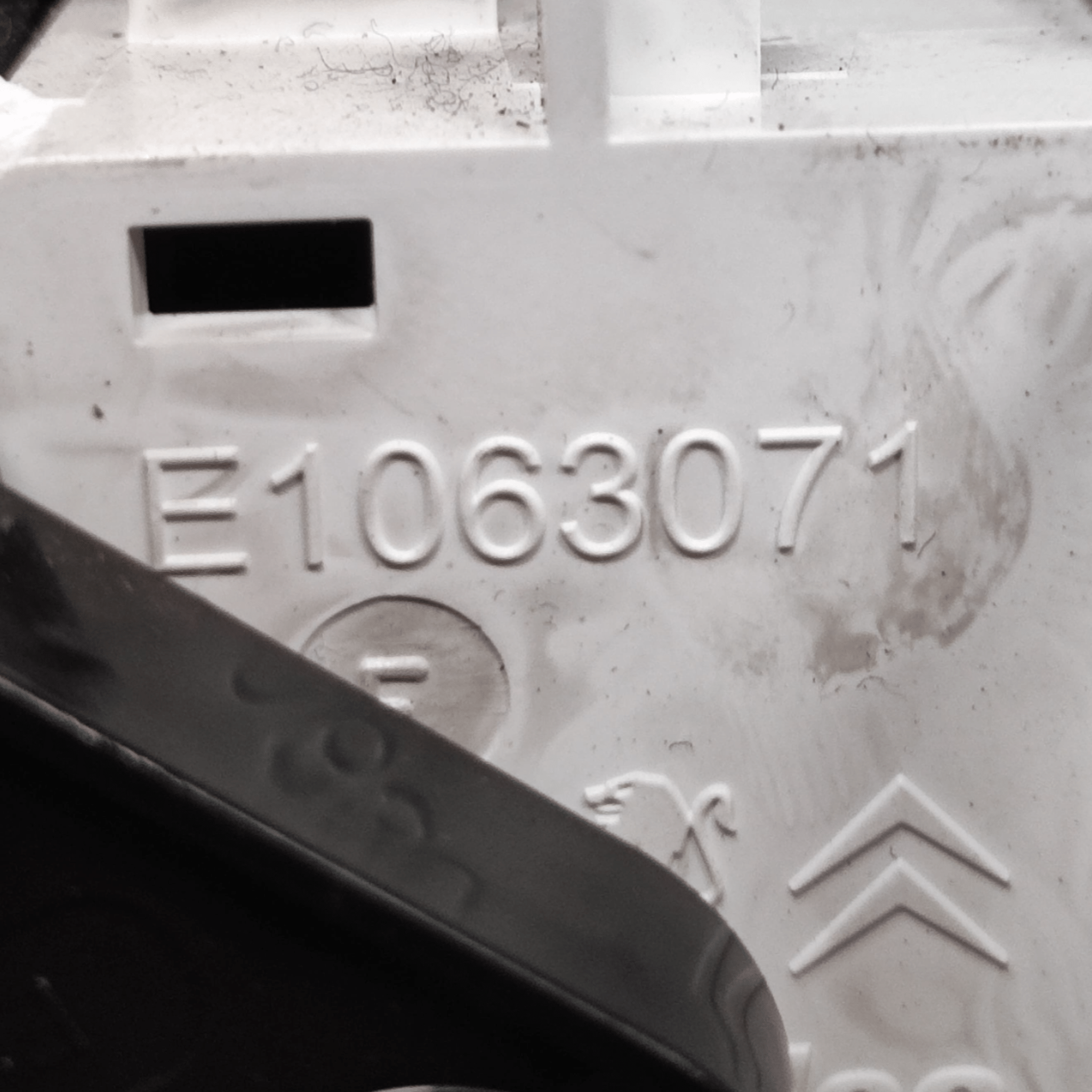 Comando Clima Peugeot 208 COD: E1063071 (2013-2019)