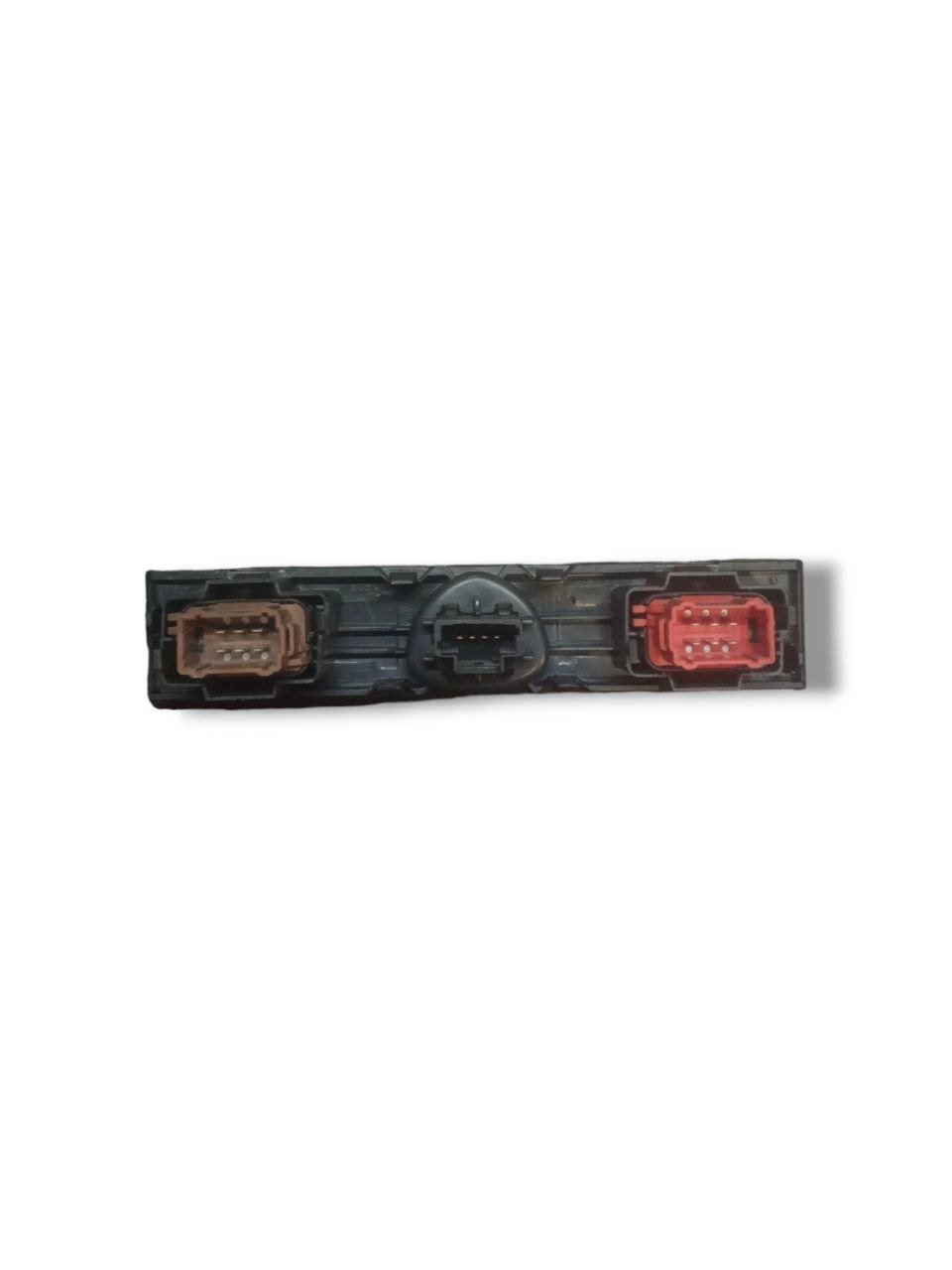 Comando / Interruttore pulsantiera centrale Renault Clio 2 (2002) cod: 8200071224