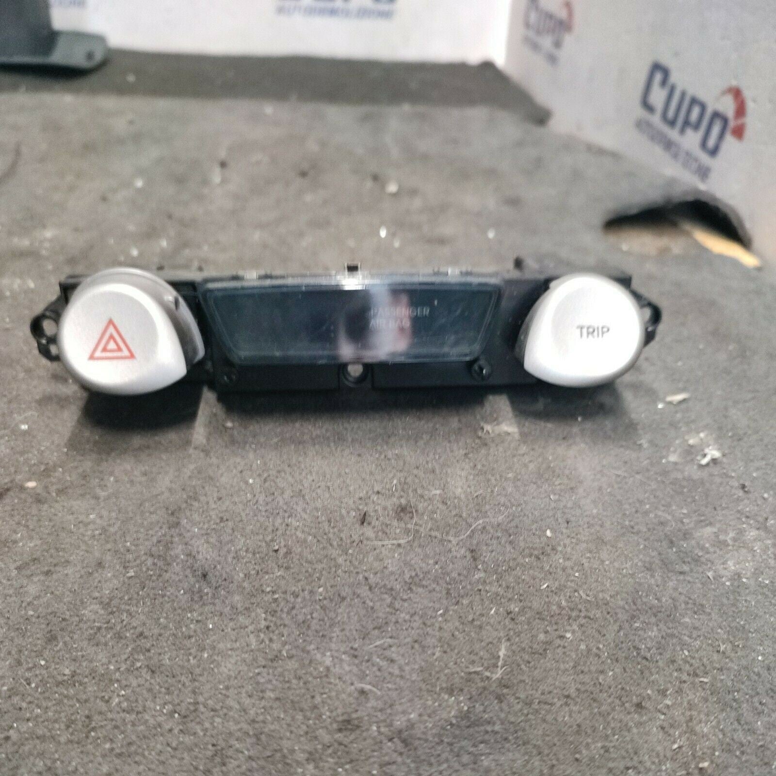 Computer di bordo  PULSANTE LUCI DI EMERGENZA HYUNDAI i20 1° Serie 93770-1J100