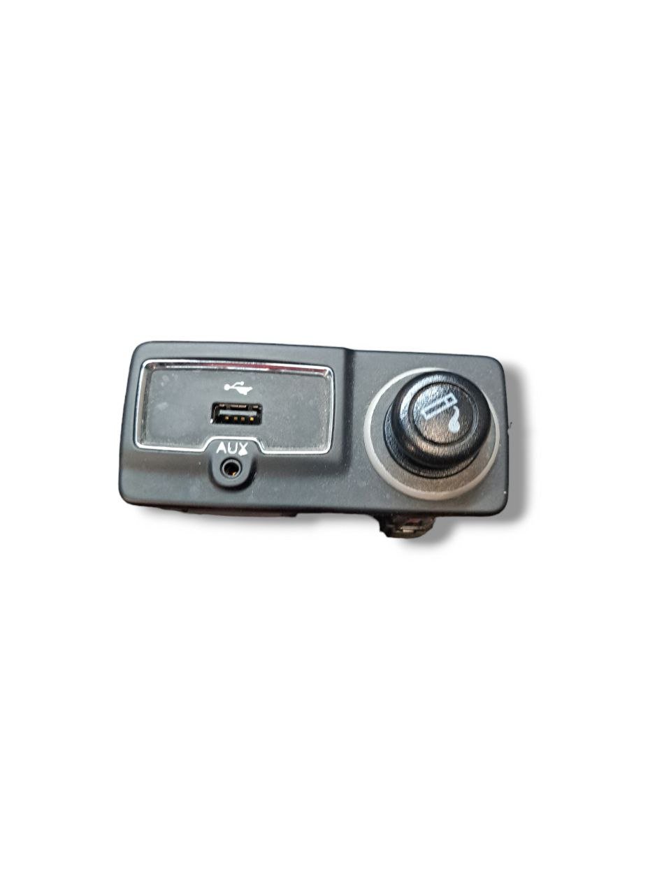 Connettore Presa USB / AUX / accendisigari 12V  Jeep Renegade (2018>) COD:735604054