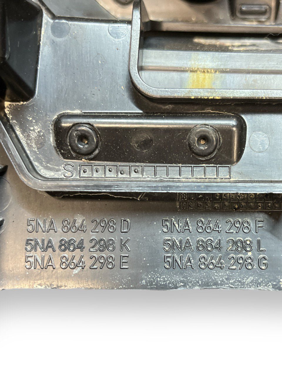 Console Centrale posteriore Completa Volkswagen Tiguan AD1 (2015>) cod: 5NA864298D