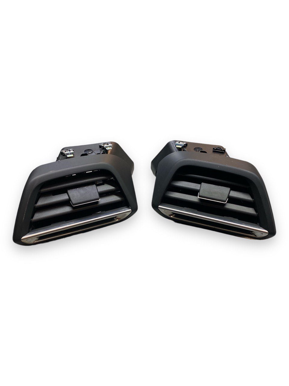 Coppia bocchette aria anteriori con LED Peugeot 2008 ( 2020 ) cod. 9828368380