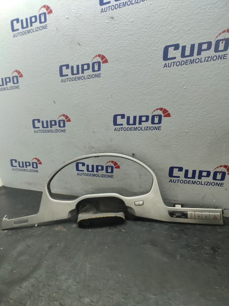 Cornice tachimetro Audi A8 ( 4h ) cod 4h0820911 / 4h0858345