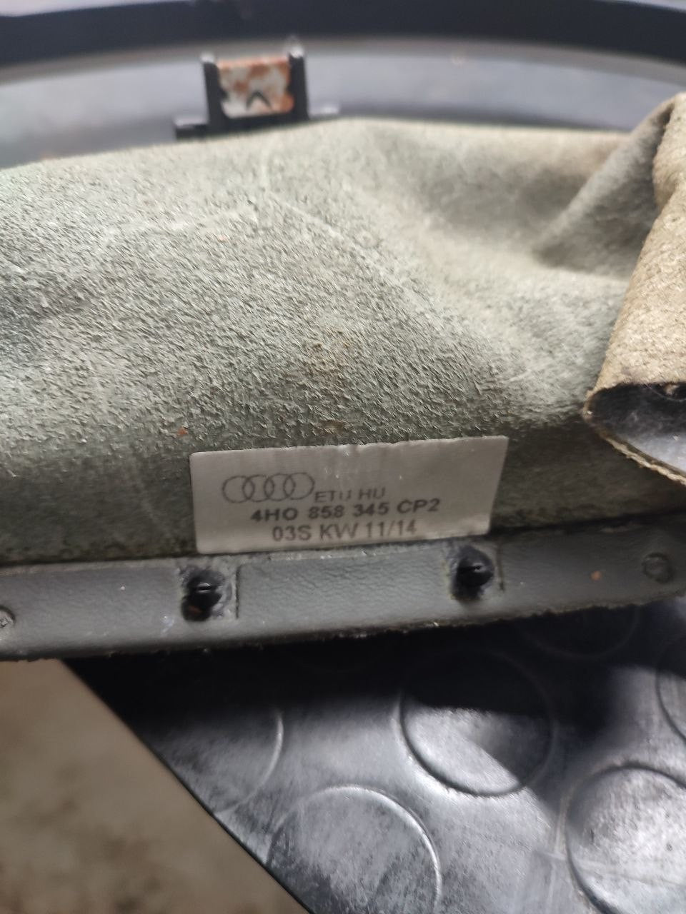 Cornice tachimetro Audi A8 ( 4h ) cod 4h0820911 / 4h0858345