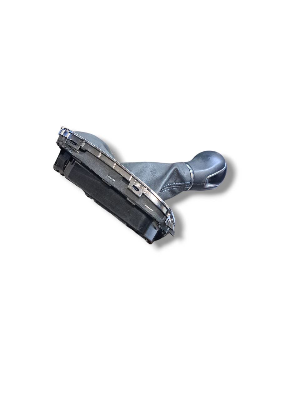 Cuffia + Pomello cambio manuale Seat Ibiza (2015) COD:6P0711113E