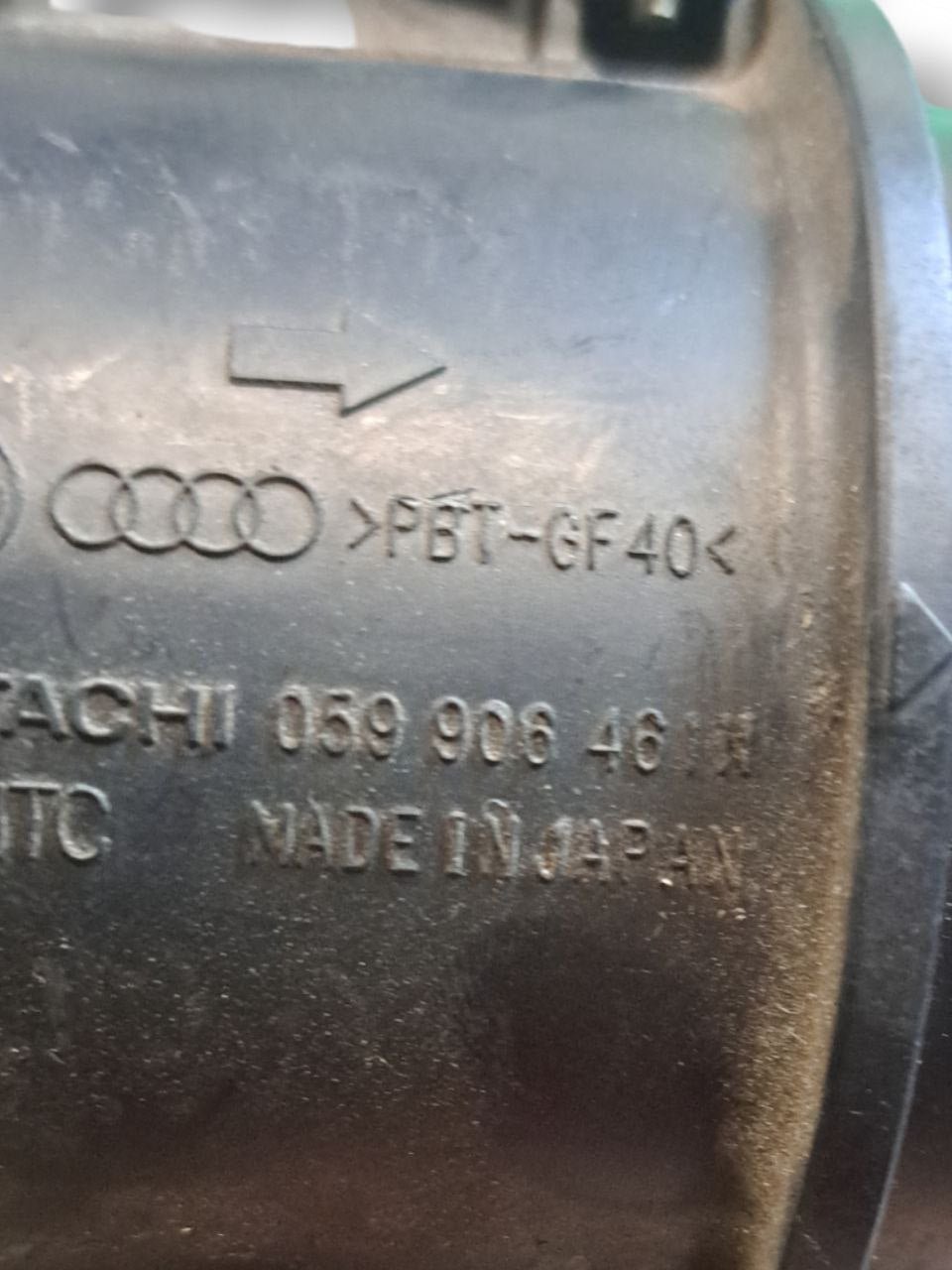 Debimetro / Flussometro Volkswagen Touareg / Porsche Cayenne / Audi 3.0 diesel (2008) COD:059906461N