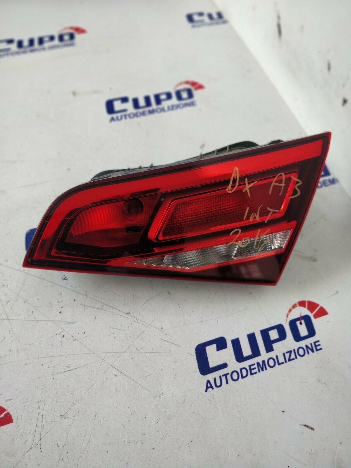 Fanale Posteriore Interno Destro Audi A3 cod. 8v4945096 Alogeno