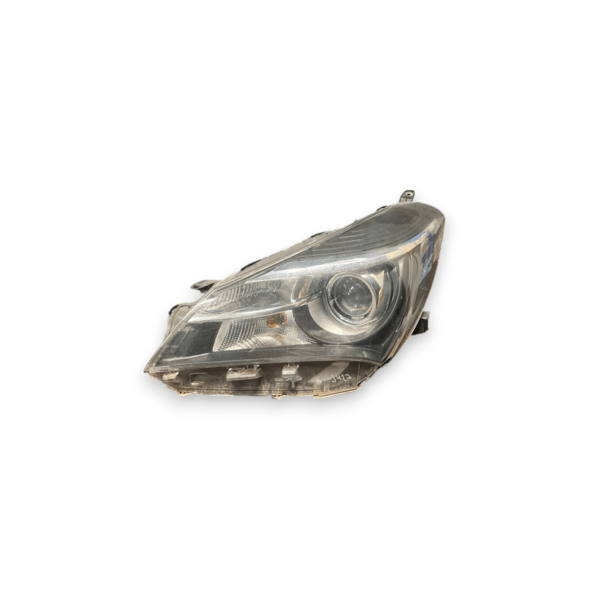 Faro / Fanale Alogeno anteriore sinistro (sx) Toyota Yaris III (2011 al 2019) cod: 811700DA40