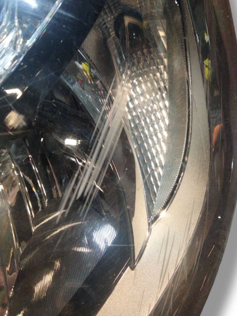 Faro / Fanale anteriore alogeno destro dx  Opel Vivaro / Fiat Talento / Renault Trafic (2014>) cod.1EE011410215
