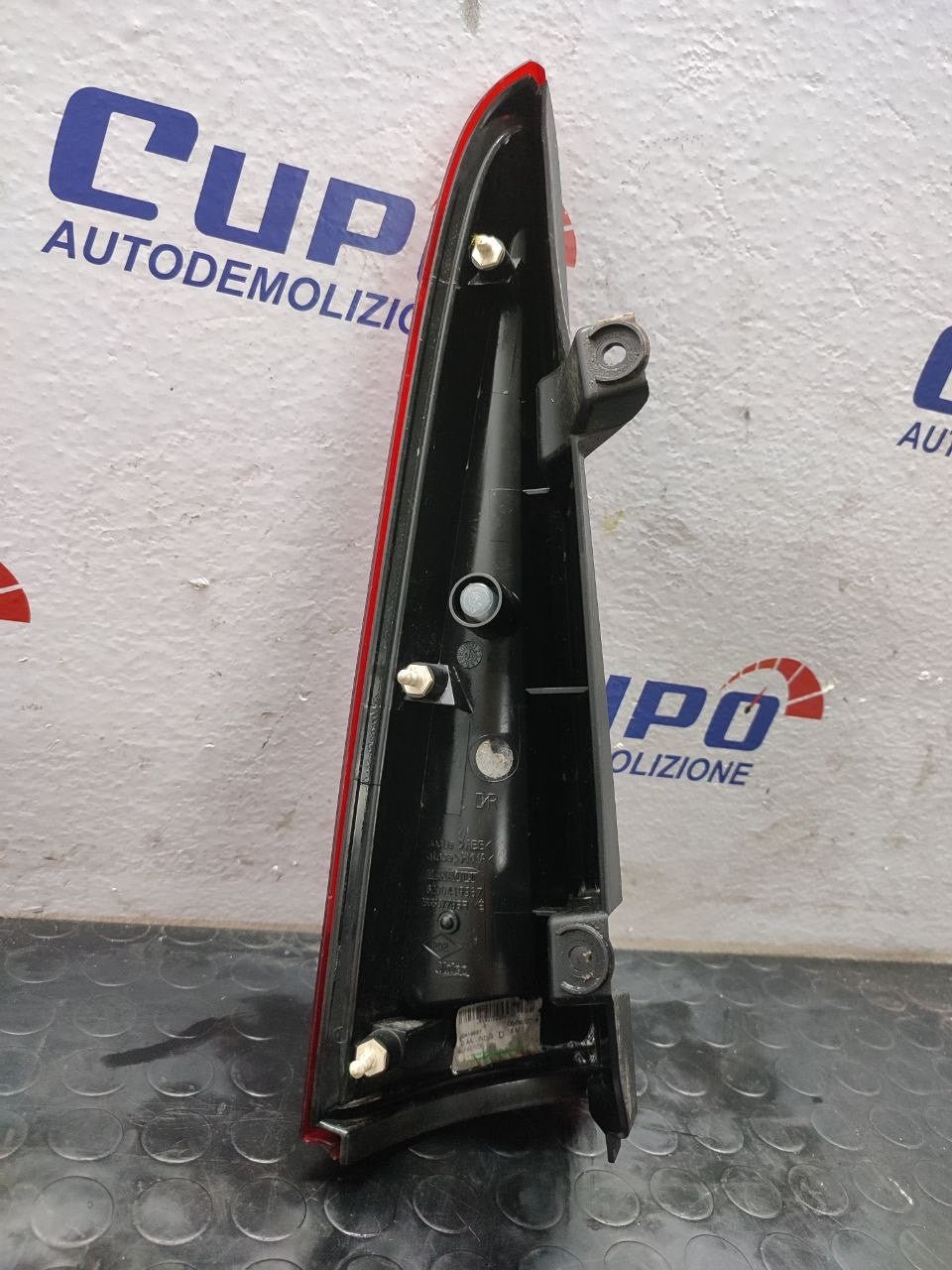 Faro / Fanale Posteriore Destro Renault Kangoo (Restyling 2013) Cod:8200419967