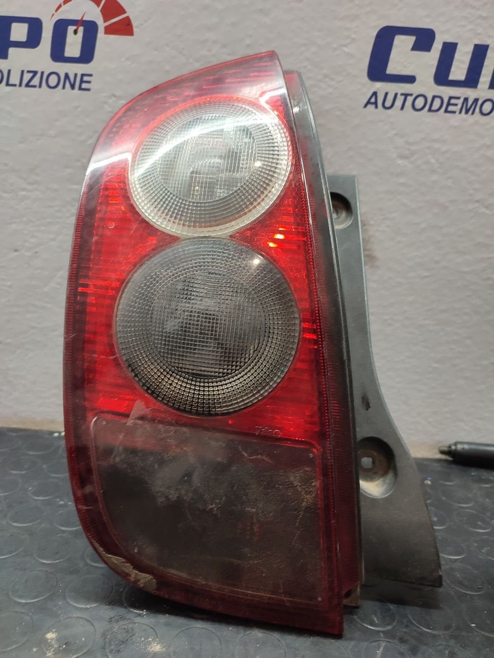 Faro / Fanale stop posteriore sinistro DACIA DUSTER