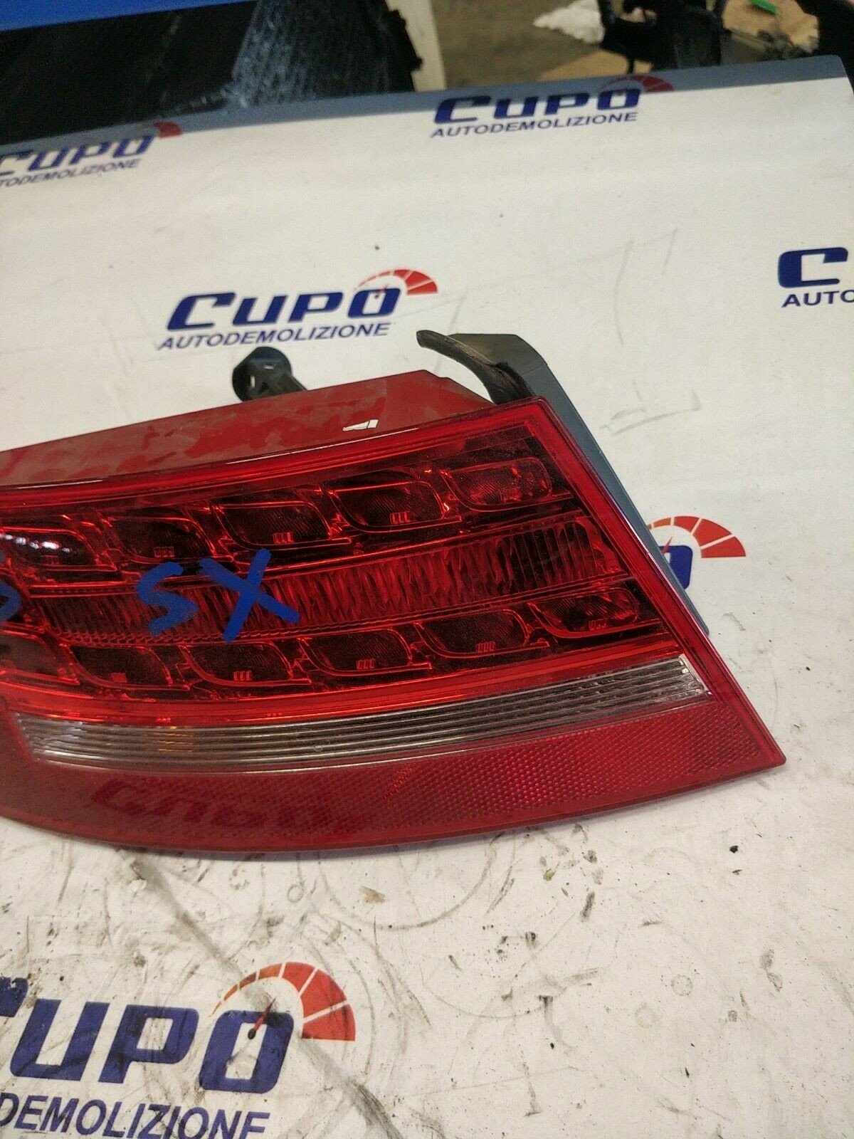 Faro posteriore sinistro Audi A4 07-11 esterno P21W/LED/berlina 8K5945096K - BIBA-RICAMBI