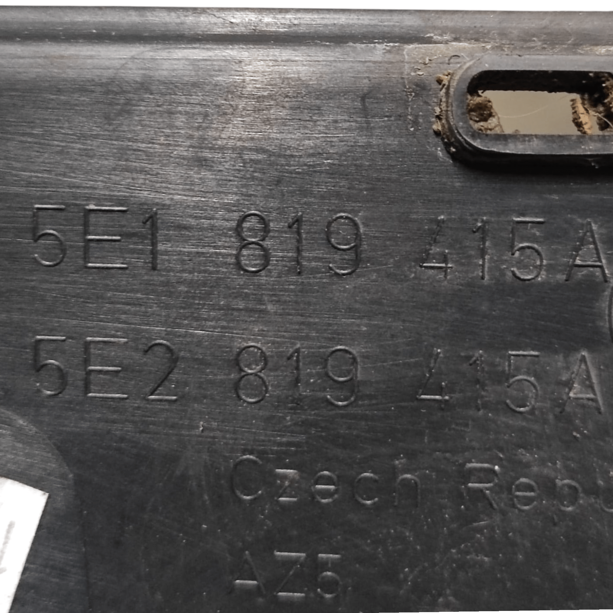 Gocciolatoio Anteriore Skoda Octavia COD: 5E1819415A (2013-2019)