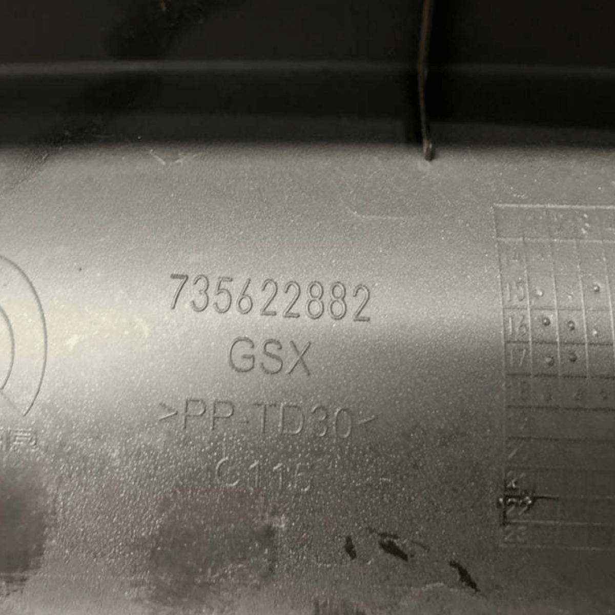 Gocciolatoio Parabrezza anteriore Fiat 500X (2014 -) cod: 735622882