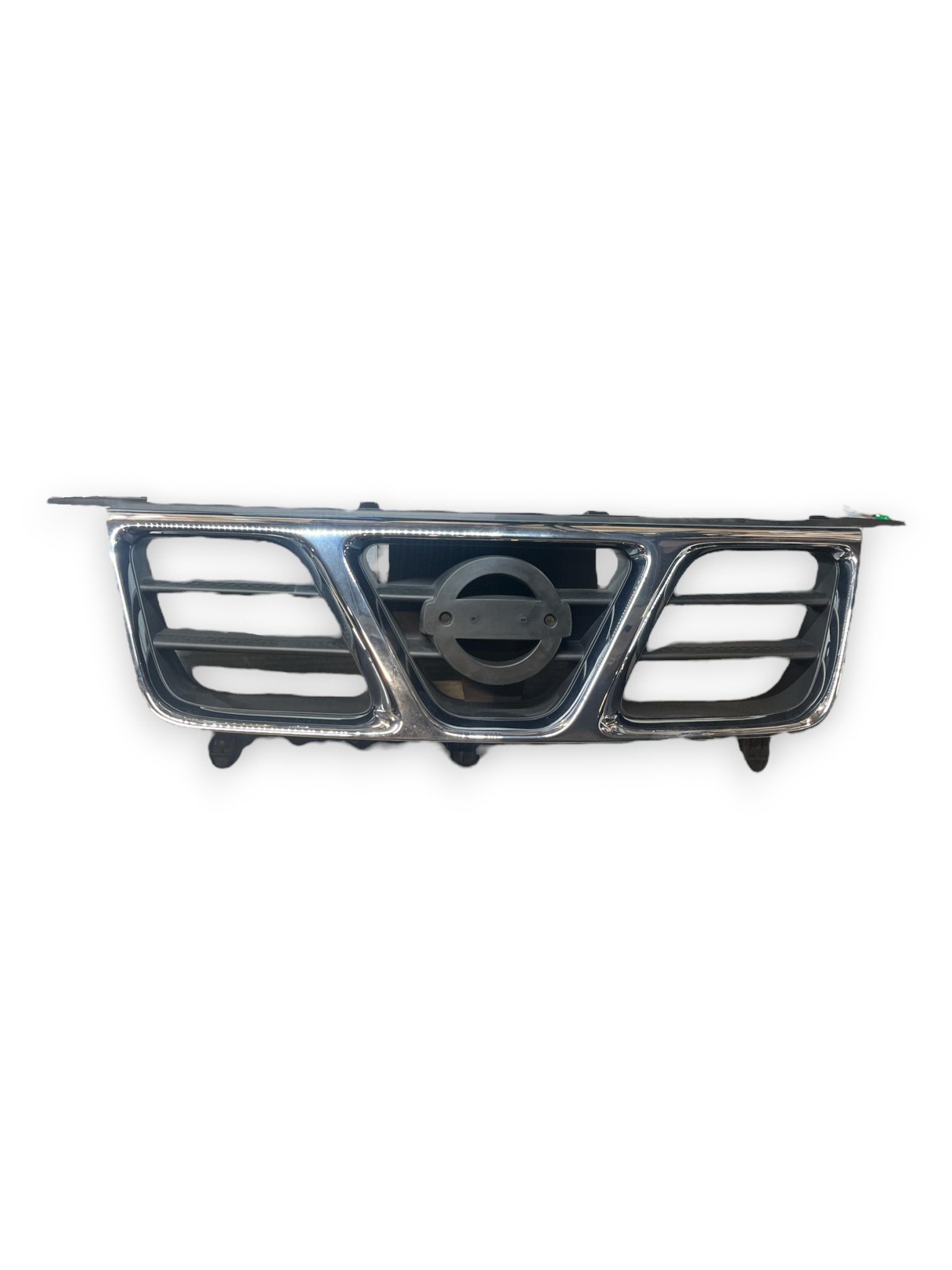 Griglia Anteriore Cromata Nera Nissan X-Trail ( 2001 - 2004 ) cod : 62310-8H70A