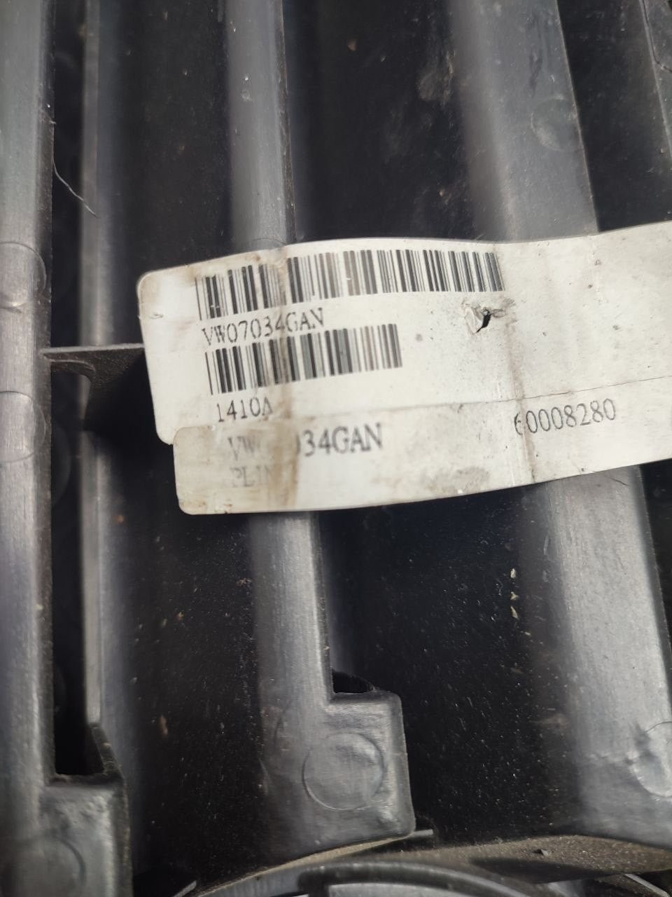 Griglia anteriore Volkswagen Polo ( 2001 ) cod vw07034gan