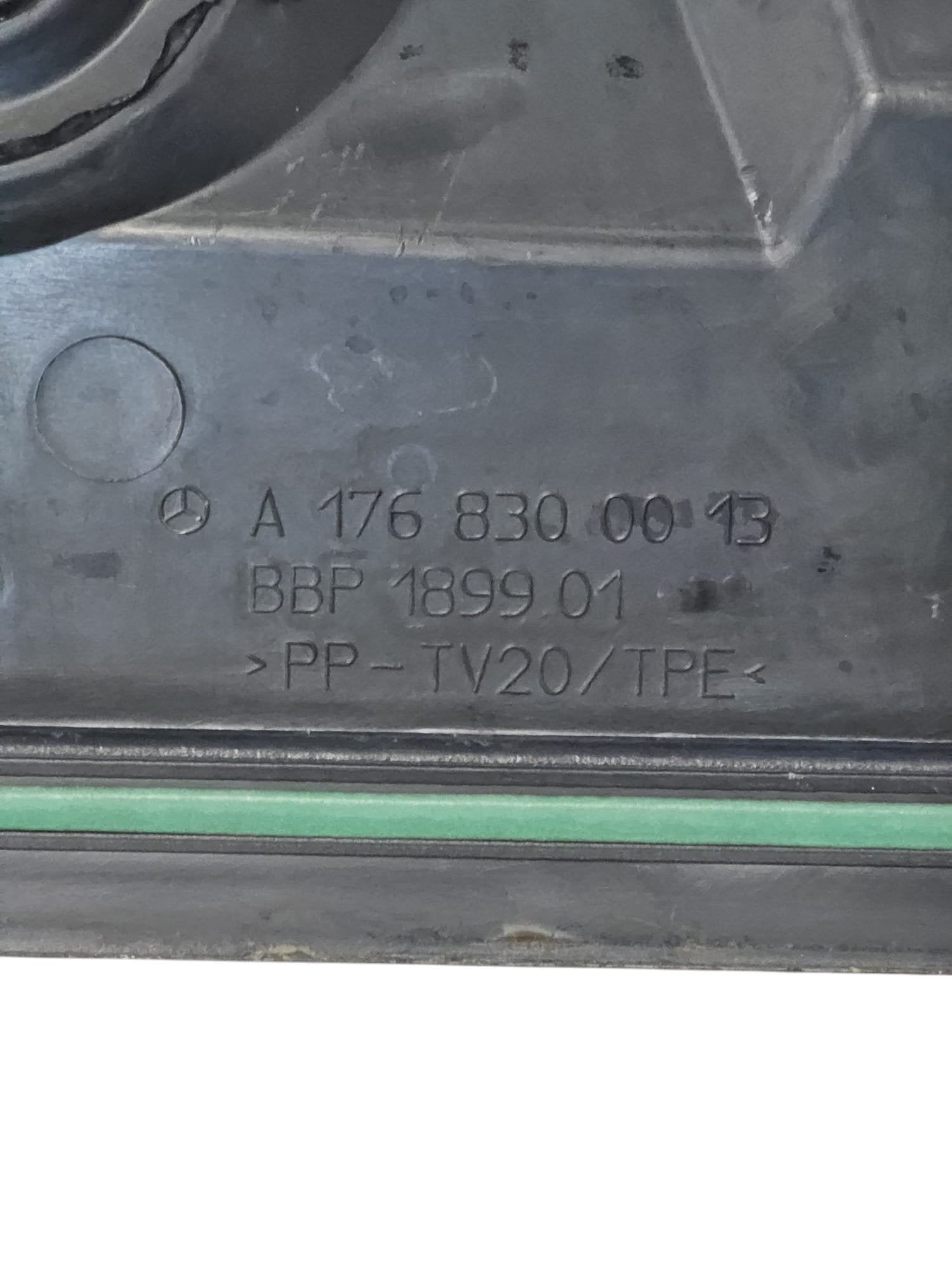 Griglia / Gocciolatoio Parabrezza Mercedes Classe A W176 Cod:A1768300013 (2012-2018)